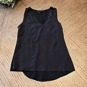 Banana Republic size XS v neck blouse